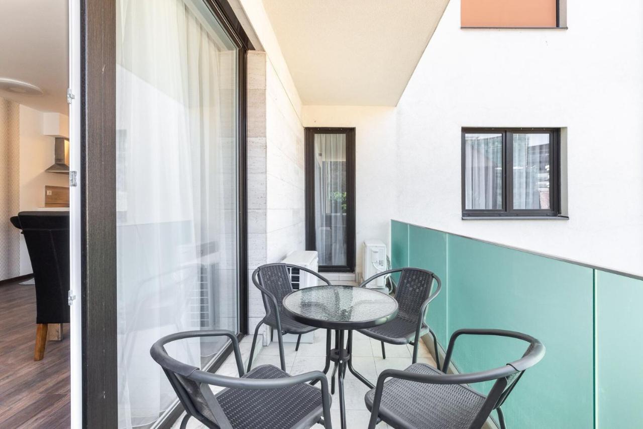 Corvin Residence Apartments Boedapest Buitenkant foto